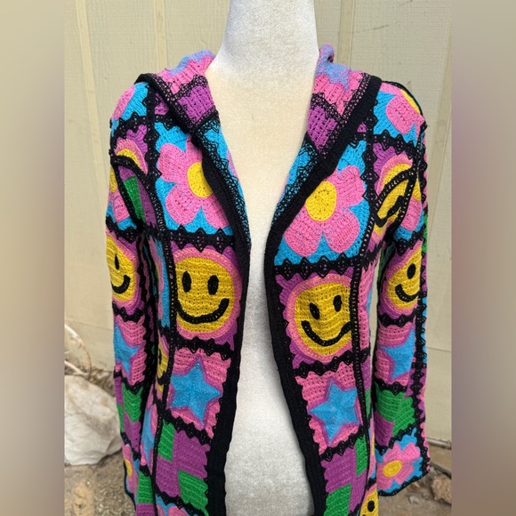 Delia’s Dolls Kill Happy In My Mind Hood Crochet Cardigan 90s Duster Smiley Y2K - Picture 3 of 7